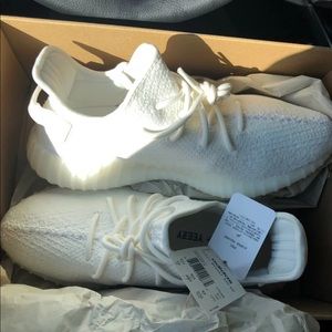 Yeezy Boost 350 V2 Triple White